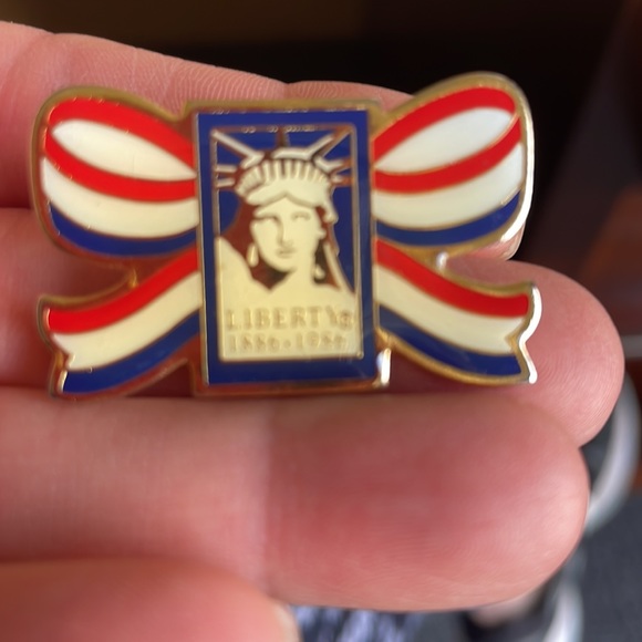 Liberty brooch red white and blue - Picture 2 of 6